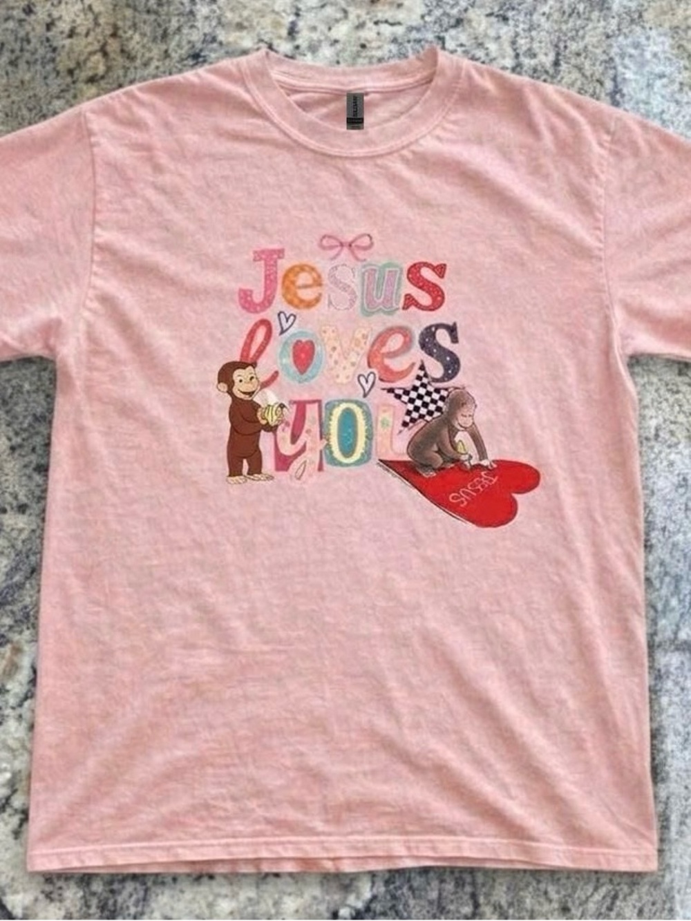 Gildan Pink 'Jesus Loves You' Graphic Tee